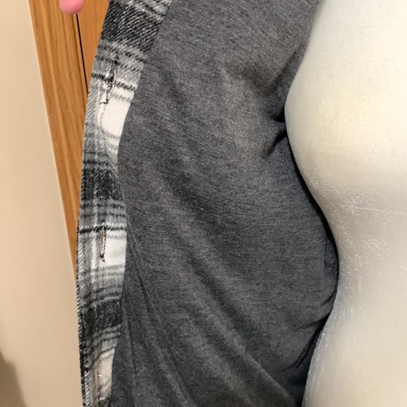 Thread & Supply black ivory plaid shacket size small - Picture 4 of 7